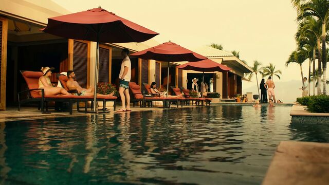 Alexandra Anna Daddario - ''The White Lotus'' S1E02