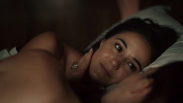 Emmanuelle Chriqui, KaDee Strickland - Shut Eye S01E01