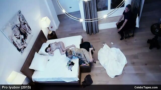 Russian Celebs Yuliya Snigir & Renata Litvinova Nude Sex