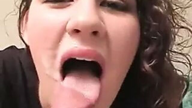 Average girl gives above average blowjob