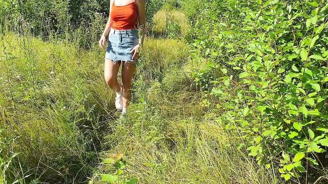 Walking with the stepsister in the bushe