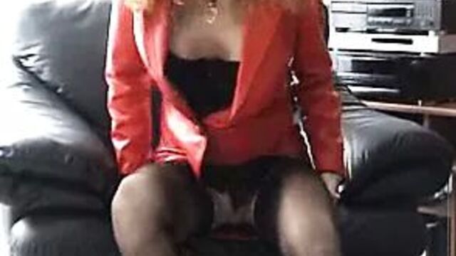 Lady Claire in Stockings plays