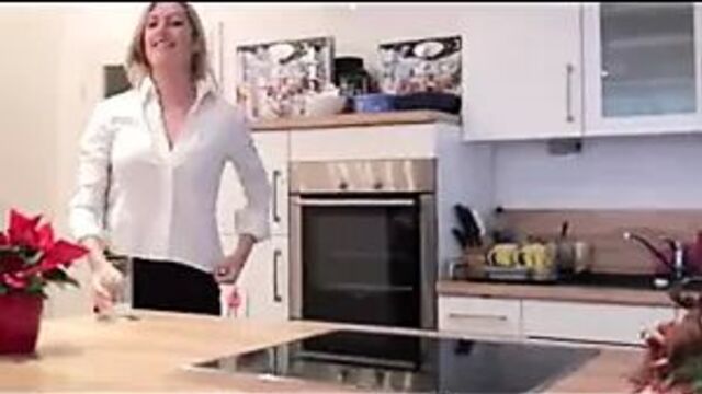 Geile Lehrerin fickt Student