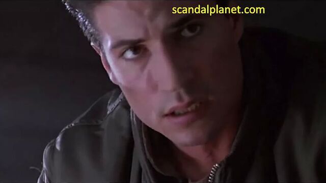 Gabrielle Anwar Nude Boobs In Body Snatchers Movie