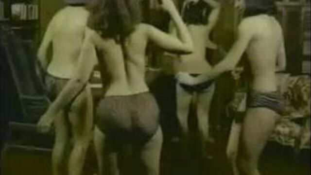 6Os toppless dancers