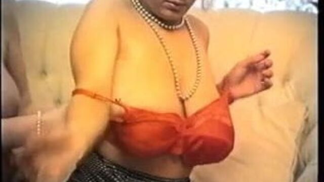 Louise Leeds & Hilary South megajugs01