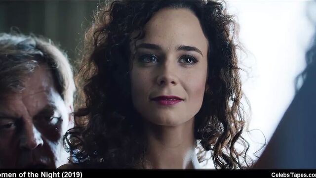 Daphne Wellens & Karina Smulders nude and sex movie scenes