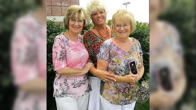 Grannies & Aunts Parade - Slideshow