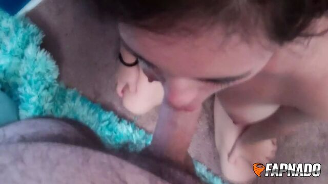 Close up sextape of a home made teen amateur couple