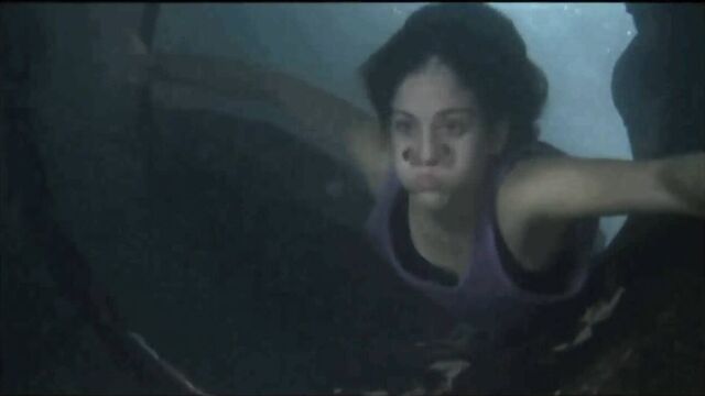 Amy Jo Johnson Near Drowning