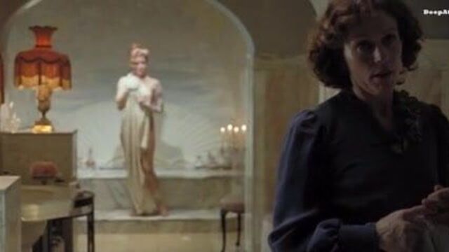 Amy Adams - Miss Pettigrew Lives For A Day