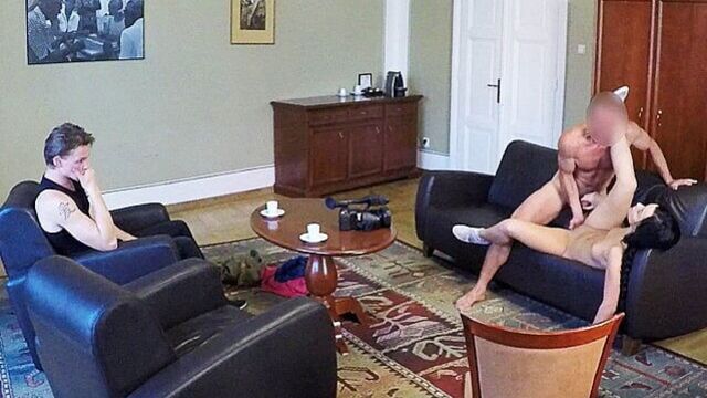 HUNT4K. Attentive man picks up lovely teen who was in...