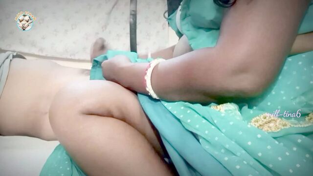 Desi bhabhi xxxporn video doggy style hardsex in hindi audio