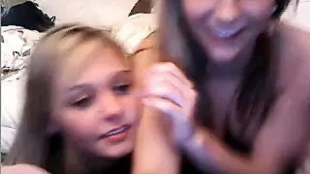 Webcamz Archive - 3 Girls 18yo Teasing Each Other