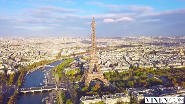 VIXEN Perfect Beauty Hooks Can't Wait For Passionate Sex