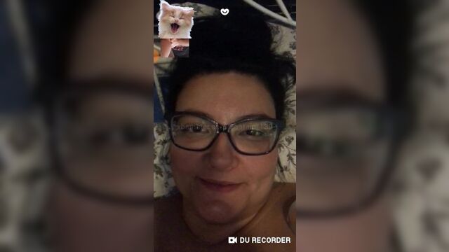 MOBILE FUN 11 - Canadian milf watch handjob,show body in cam