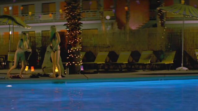 Amanda Seyfried and Amber Heard - ''Alpha Dog''