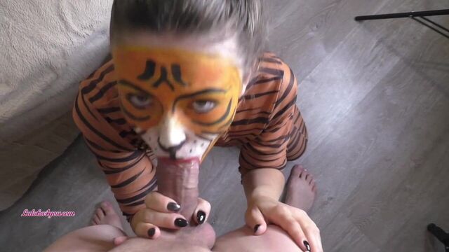 Playful Girl in a Tiger Costume Fucks with her Boyfriend