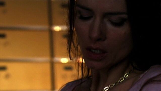 Saffron Burrows - ''The Bank Job'' (deleted scene)