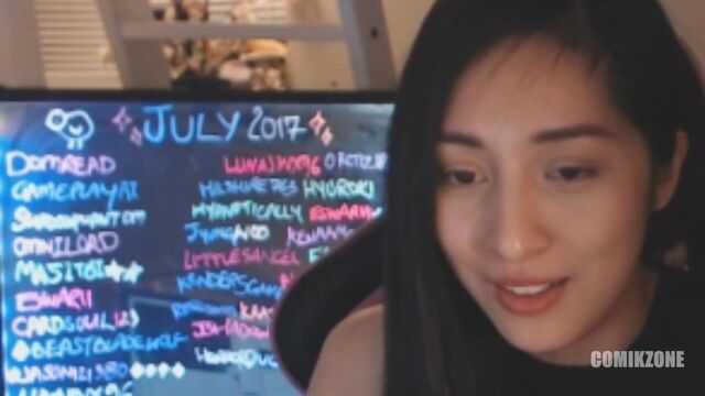 Girls farting on Twitch