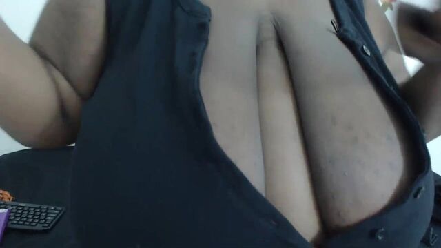 PERFECT super saggy tits cleavage – POSHnBUSTY