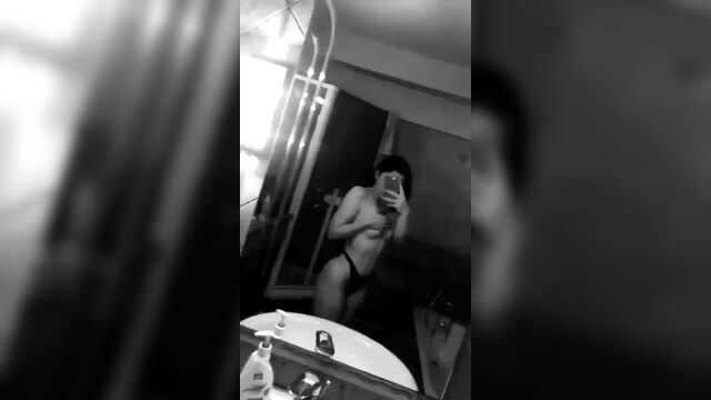 Mara Ognean Romanian vlogger very sexy