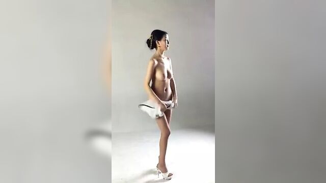 Chinese nude model