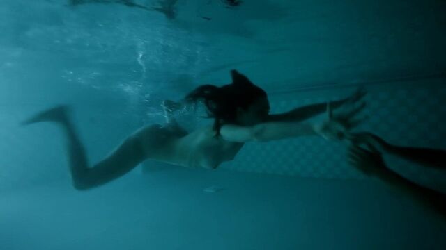 Emmy Rossum - ''Shameless'' s1e01