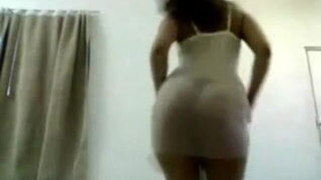 Sexy Arab girl dancing