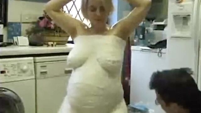 Gorgeous Pregnant Blonde Milf Wife getting Belly Cast