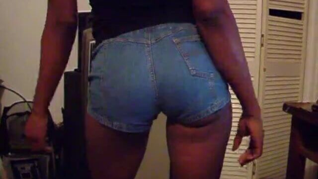 Slim ebony in booty jeans shorts