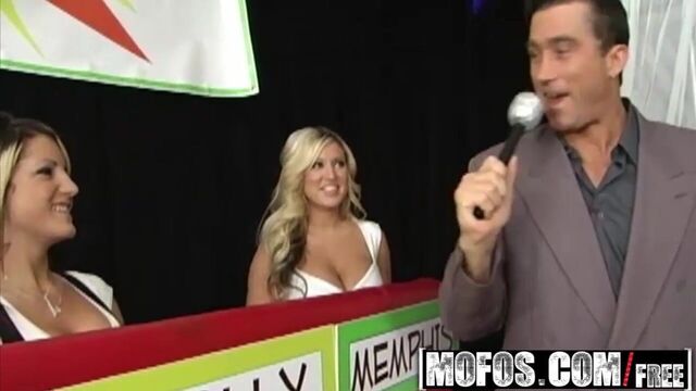 Mofos - Can She Take It - Memphis Monroe - The Cock is Right